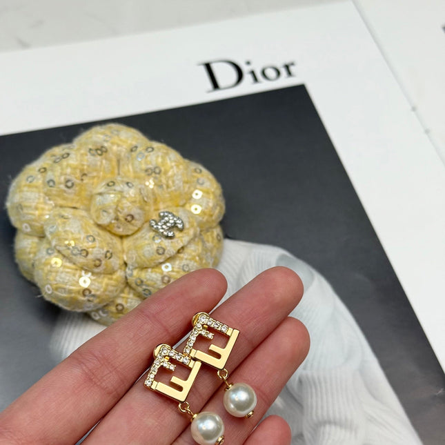 FENDI 26S FF CRYSTAL PEARL DROP EARRINGS IN GOLD TONE METAL 622862