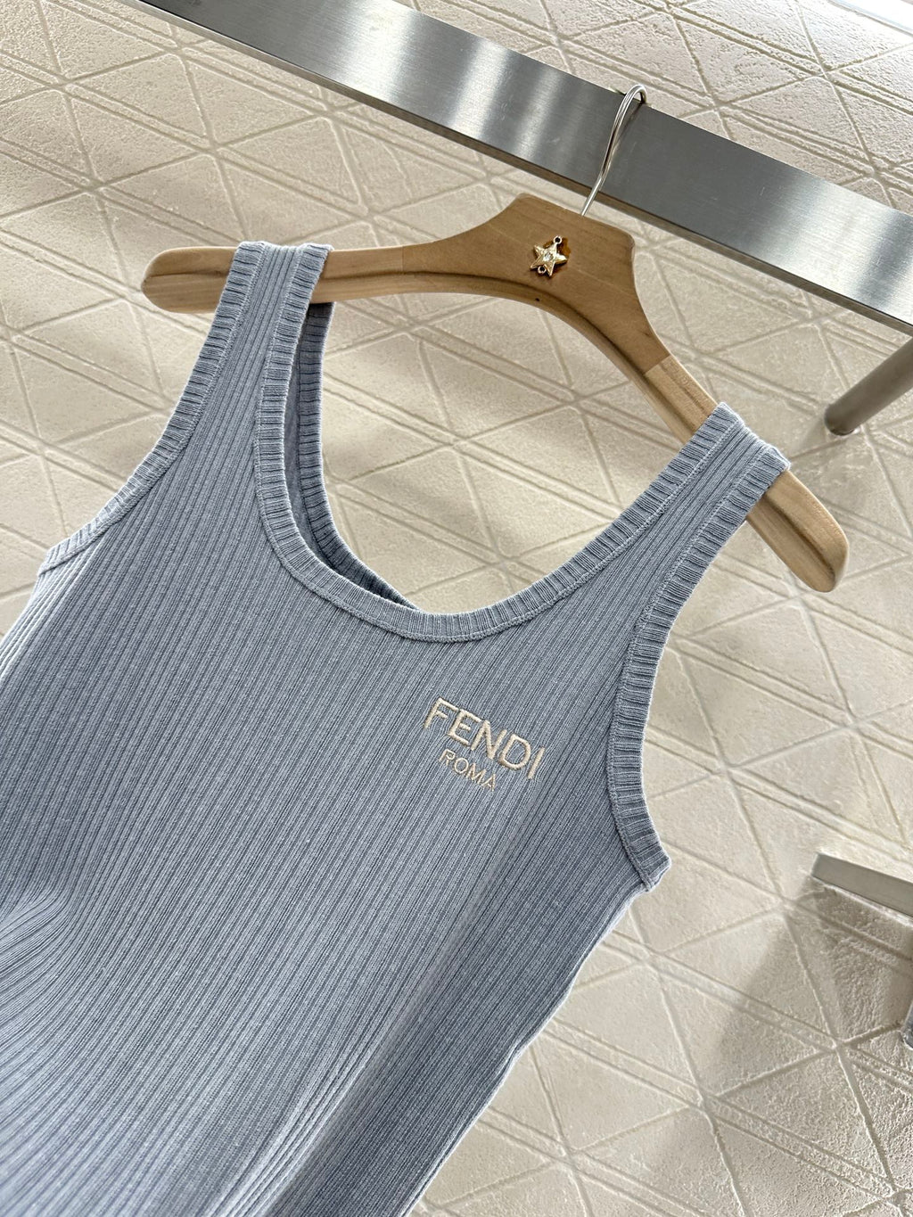 FENDI SLEEVELESS KNIT TOP 272908