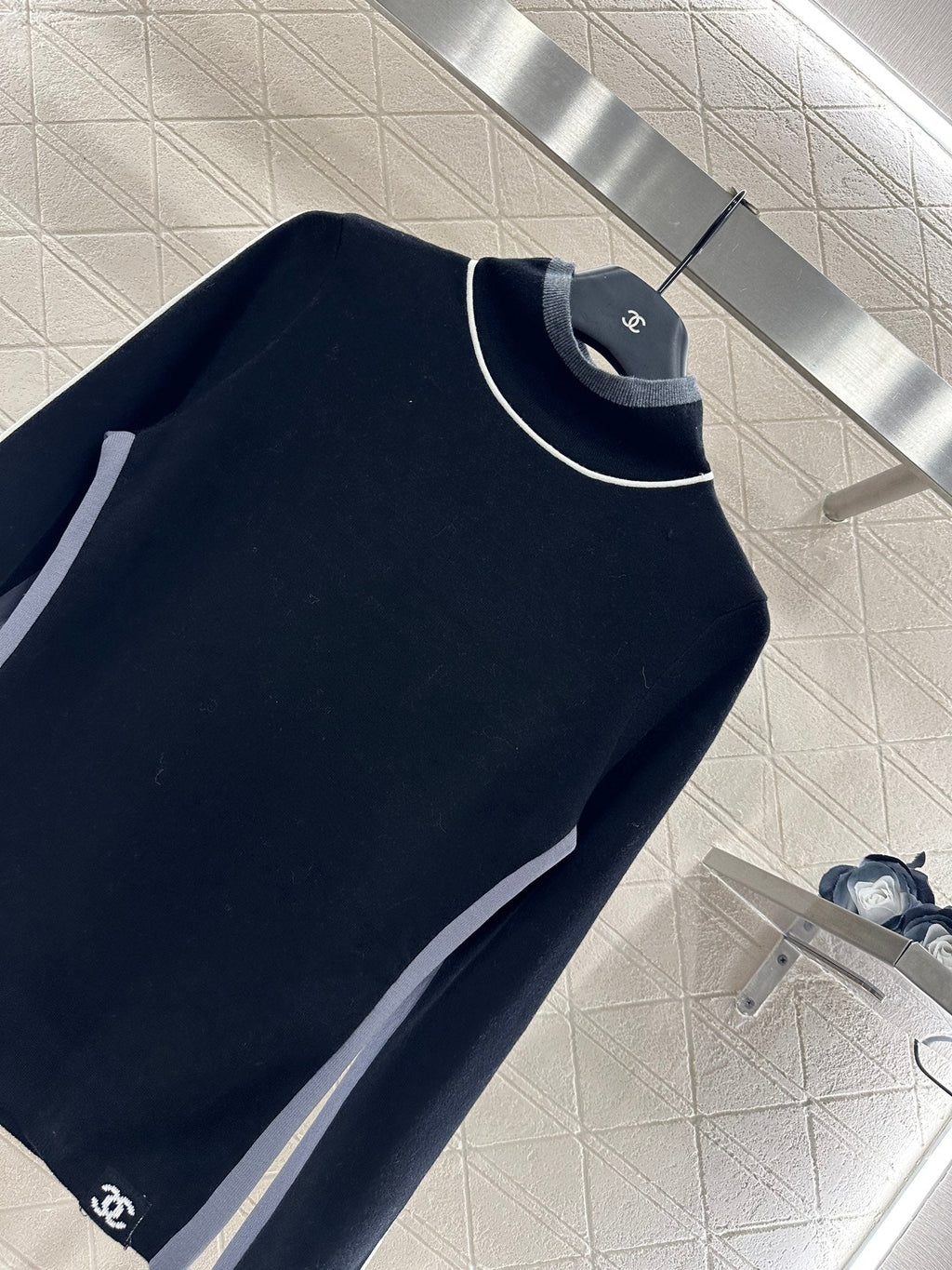 CHANEL 25S HIGH-NECK PULLOVER SWEATER 350