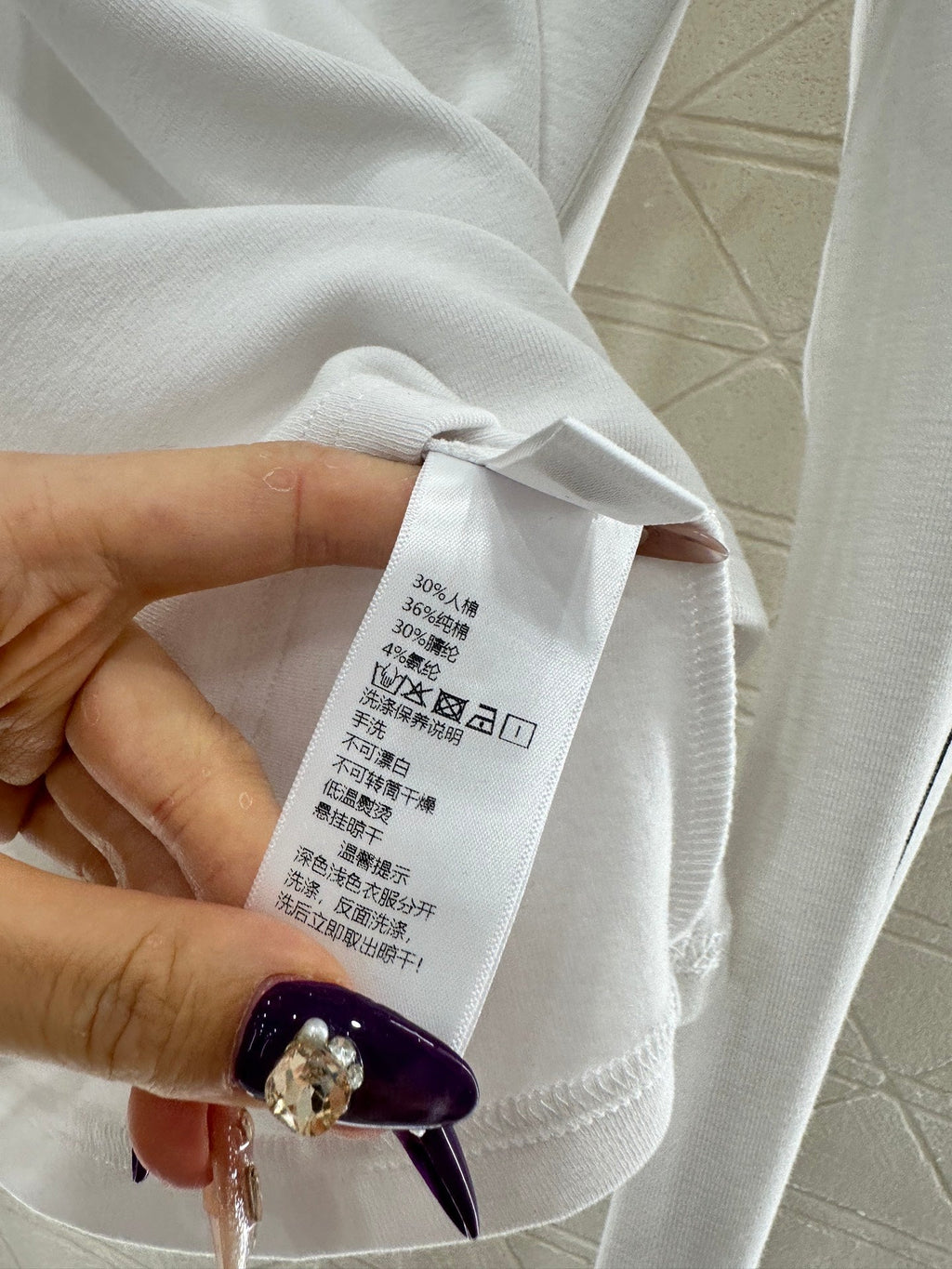 CHANEL 25S LONG-SLEEVE CREW NECK T-SHIRT 406