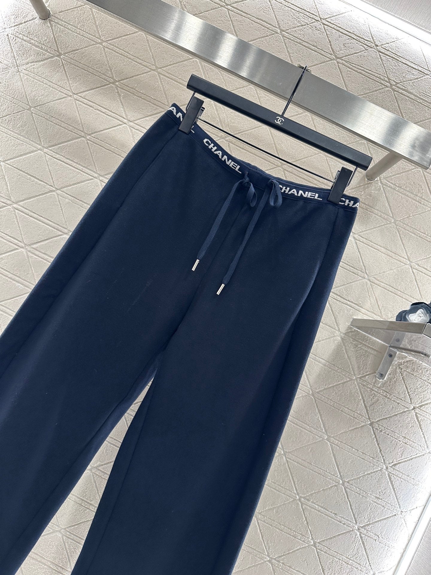 CHANEL 25S WIDE-LEG FLEECE-LINED PANTS 403