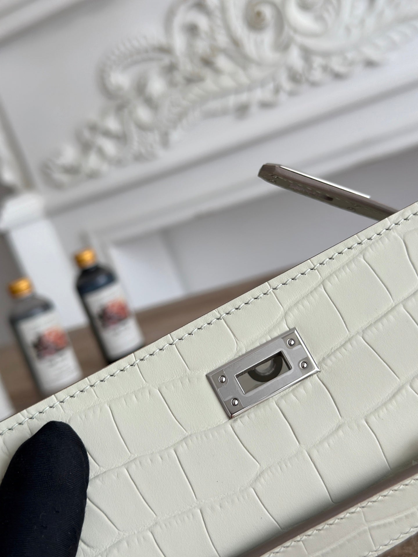 HM 26S KELLY MINI 22CM IN MILKY WHITE CROC EMBOSSED CALFSKIN SILVER KELLY BUCKLE