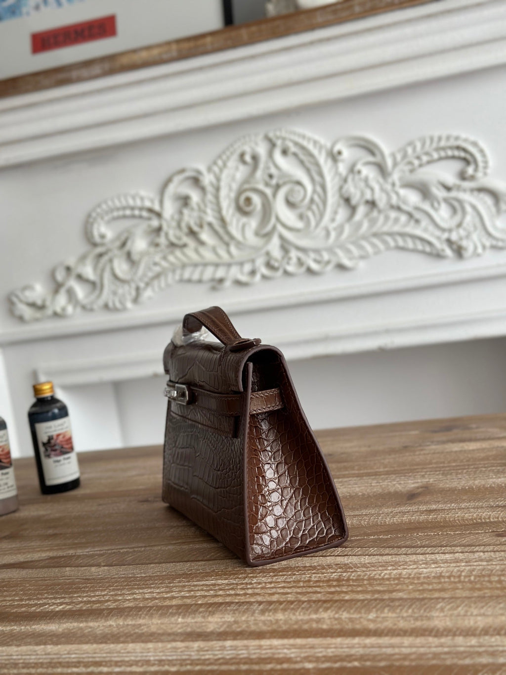 HM 26S KELLY MINI 22MM IN DARK BROWN CROC EMBOSSED CALFSKIN SILVER KELLY BUCKLE