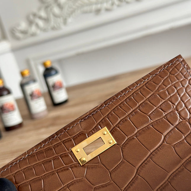 HM 26S KELLY MINI 22MM IN DARK BROWN CROC EMBOSSED CALFSKIN GOLD KELLY BUCKLE