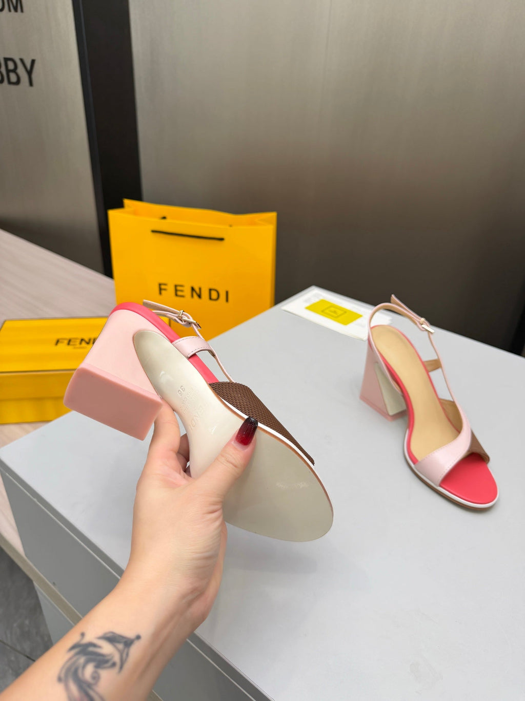 FENDI 26S SLINGBACK SANDALS IN LIGHT PINK CALFSKIN AND BROWN CANVAS