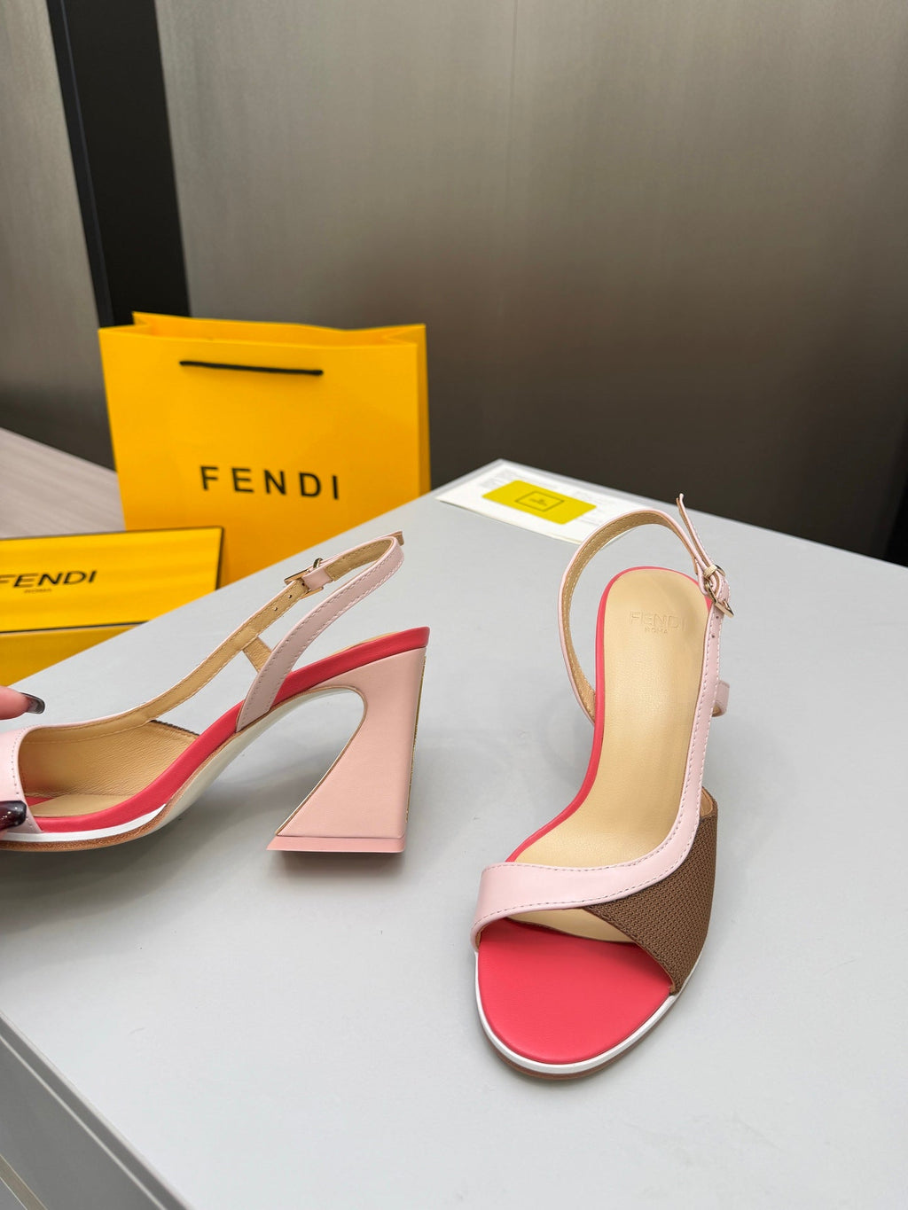 FENDI 26S SLINGBACK SANDALS IN LIGHT PINK CALFSKIN AND BROWN CANVAS