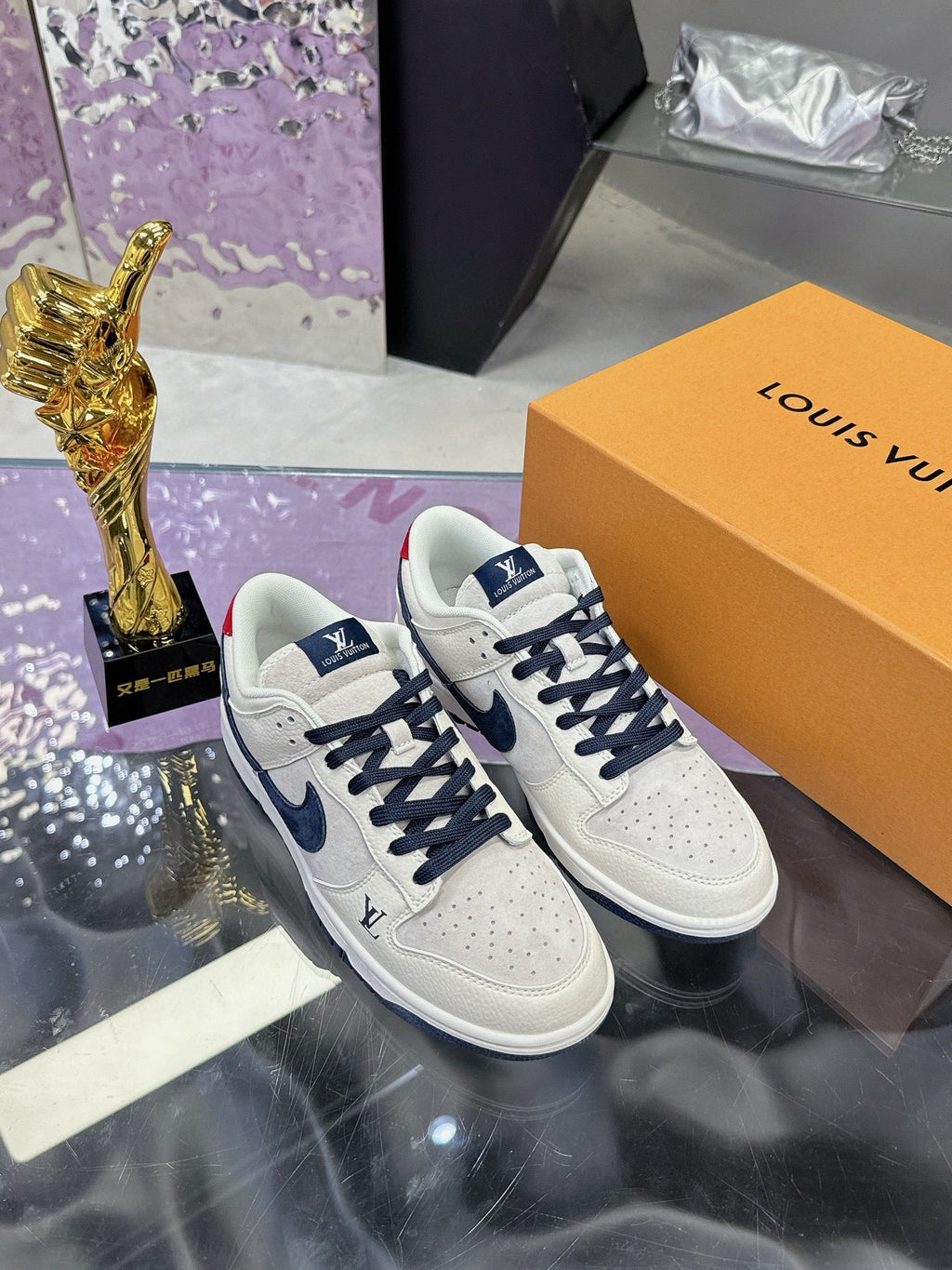 LV 26S DUNK LOW SNEAKERS IN WHITE NAVY CALFSKIN AND SUEDE