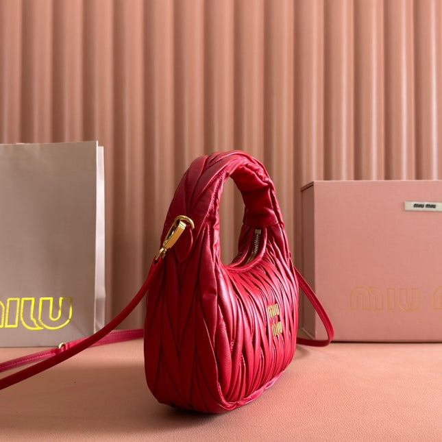 WANDER MATELASSÉ HANDBAG 23 IN CERISE RED LAMBSKIN