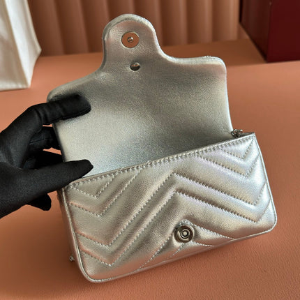 GUCCI 26S GG MARMONT BAG 16 IN SILVER LAMBSKIN