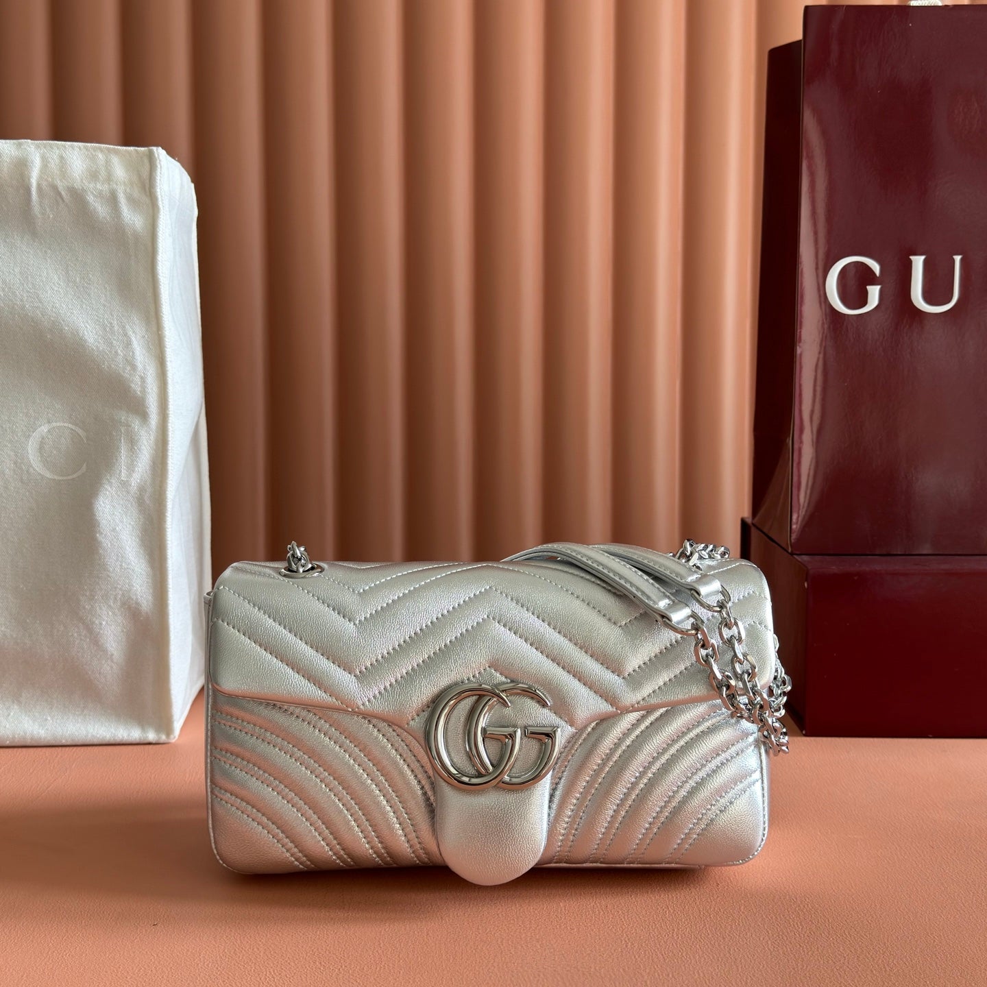 GUCCI 26S GG MARMONT BAG 26 IN SILVER LAMBSKIN