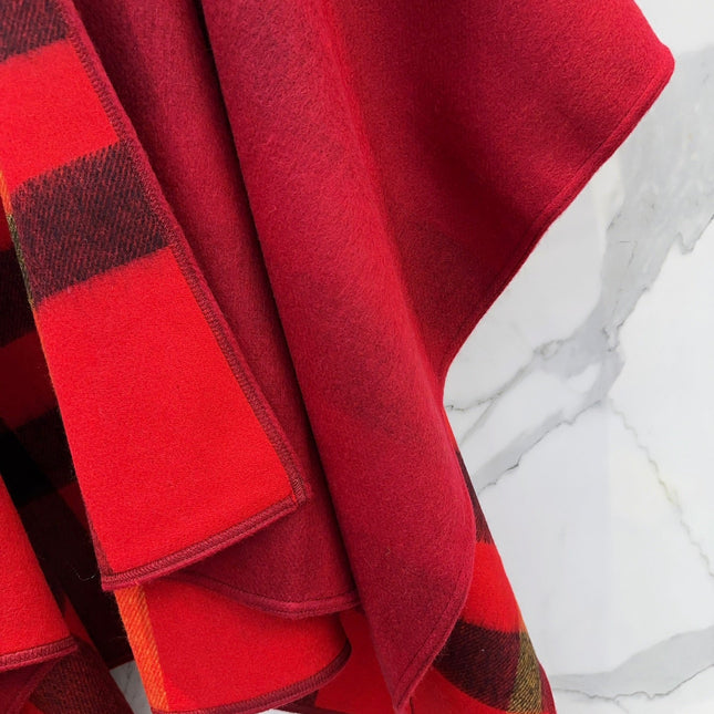 WOOL CAPE 140 CM CHERRY RED AND BLACK 394534