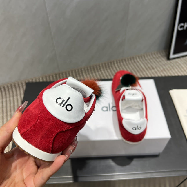 ALO 25S SUNSET SNEAKER IN RED SUEDE WITH PUFF CHARM