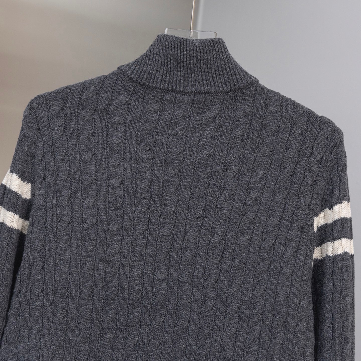 MONCLER PUFER JACKET IN GREY STYLE 11