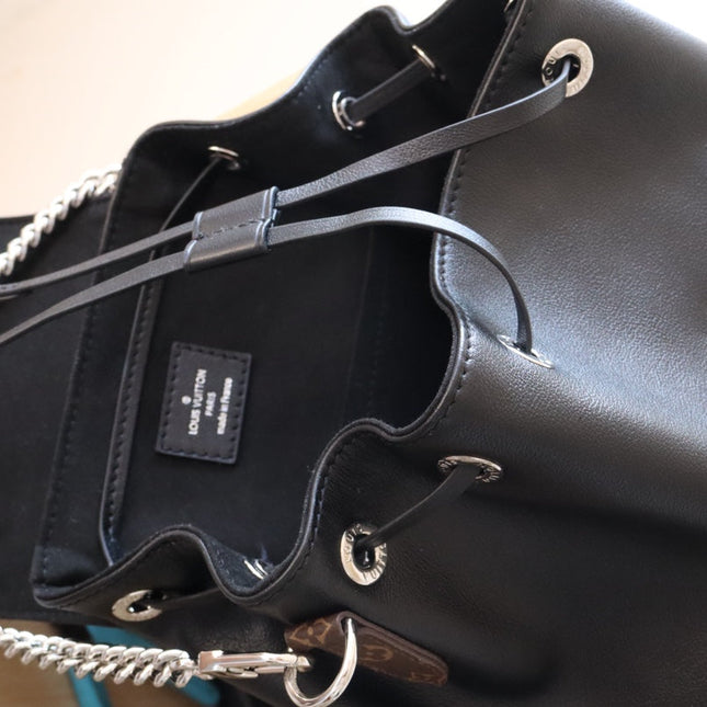 LV 25S MONTSOURIS VIBE 35 IN BLACK LAMBSKIN SILVER HARDWARE