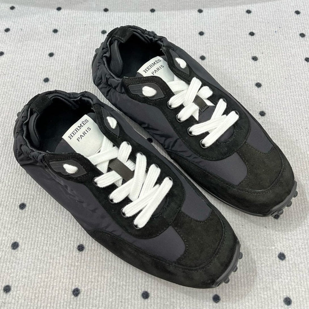 TRAIL SNEAKER IN BLACK SUEDE