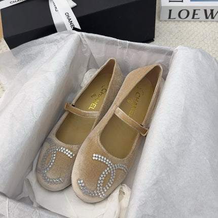 MARY JANE SHOES IN SAND BROWN VELVET WITH CRYSTALS LOGO