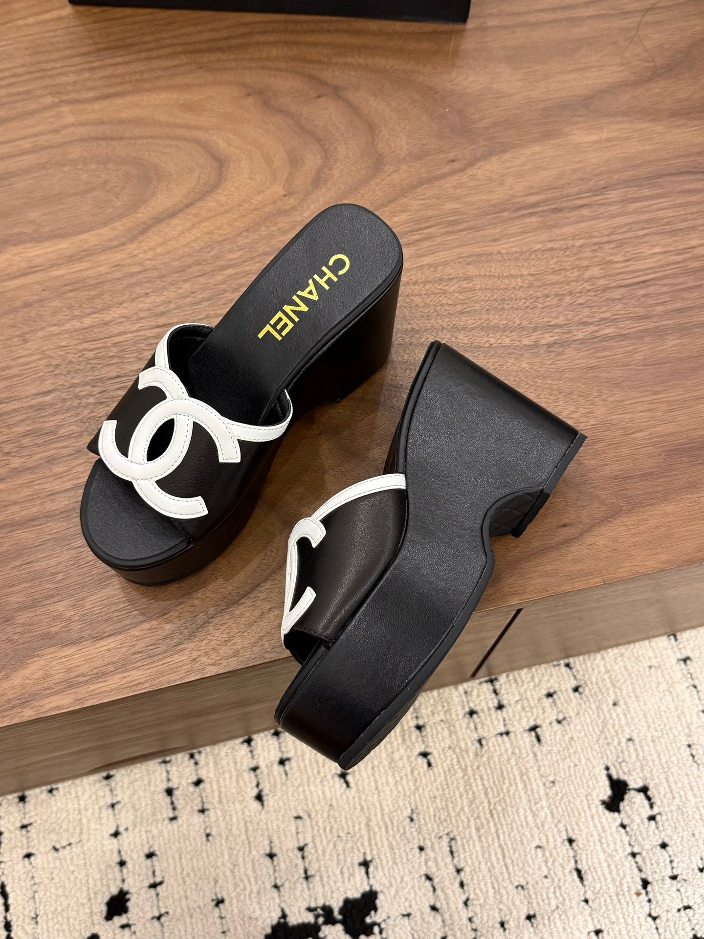 CHANEL 26S WEDGE SANDALS 95 MM IN BLACK CALFSKIN