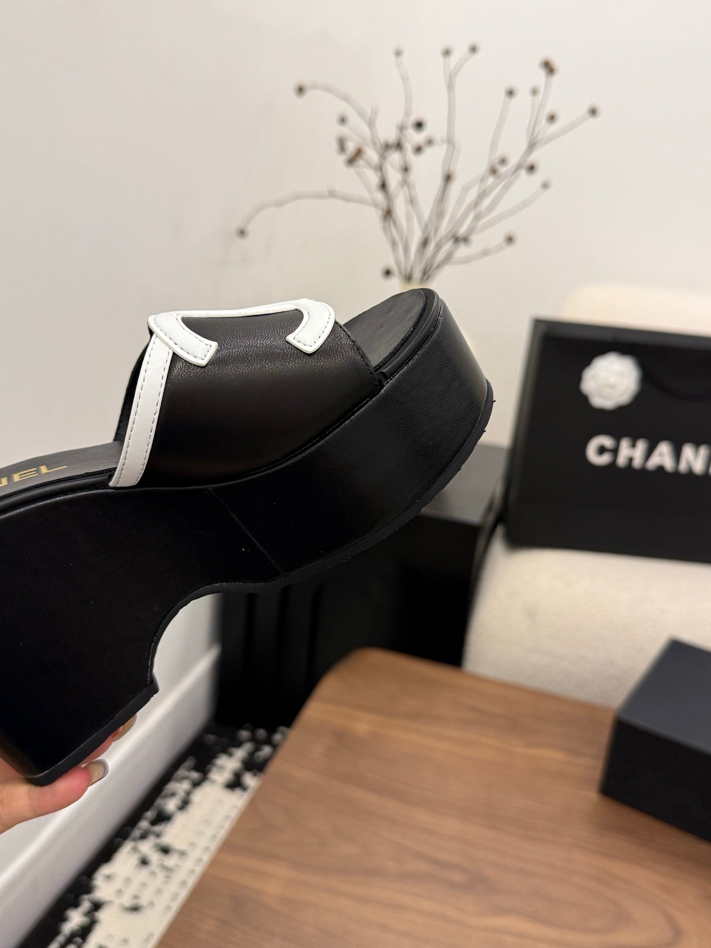 CHANEL 26S WEDGE SANDALS 95 MM IN BLACK CALFSKIN
