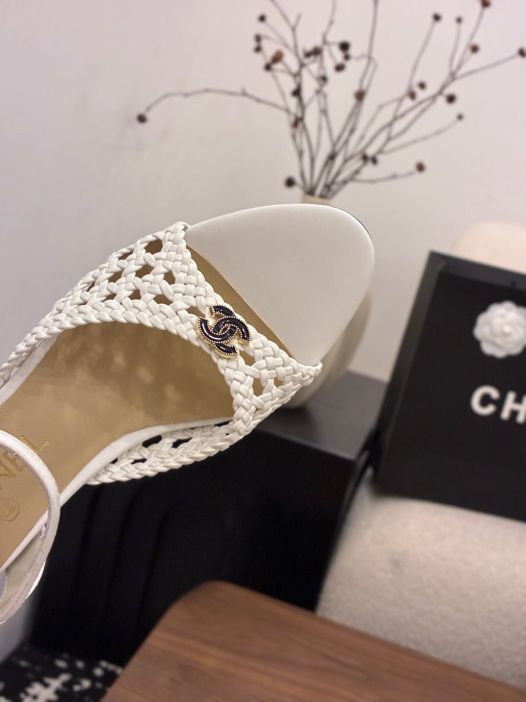 CHANEL 26S HIGH-HEELED BACK-STRAP SANDALS 60 MM IN WHITE WOVEN LAMBSKIN