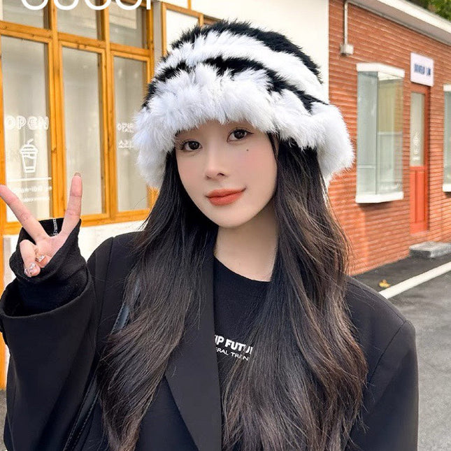 BUCKET HAT IN BLACK MIX WHITE RABBIT FUR 404640
