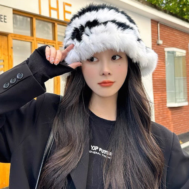 BUCKET HAT IN BLACK MIX WHITE RABBIT FUR 404640
