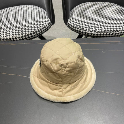 KNITTED BUCKET HAT IN BEIGE COTTON AND LAMB FUR 420922