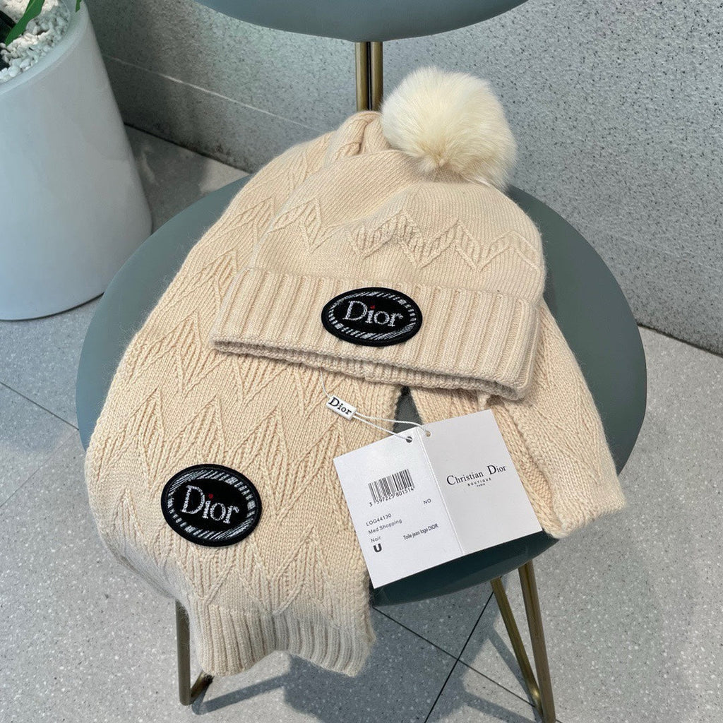 SET KNITTED SCARF AND HAT IN BEIGE WOOL AND FOX FUR 434632