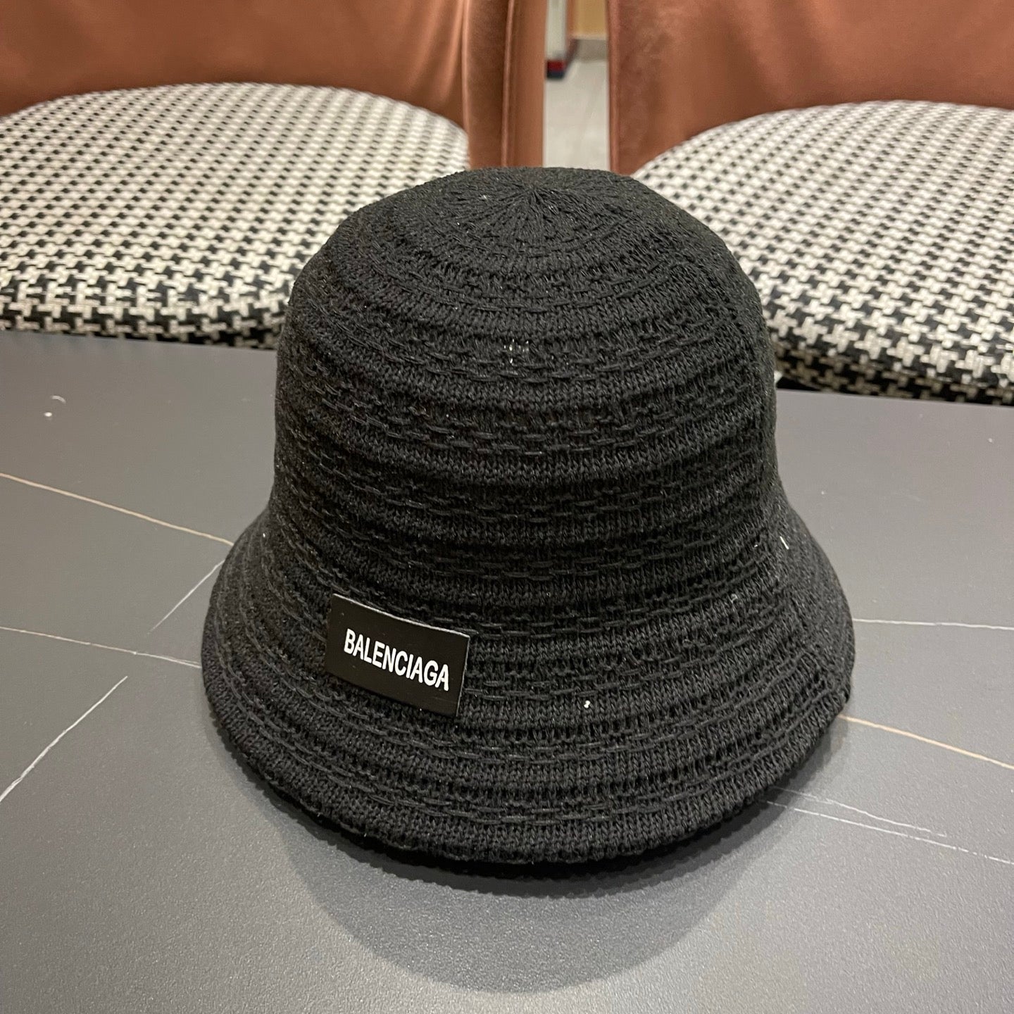 BALENCIAGA 26S BUCKET HAT STYLE 73
