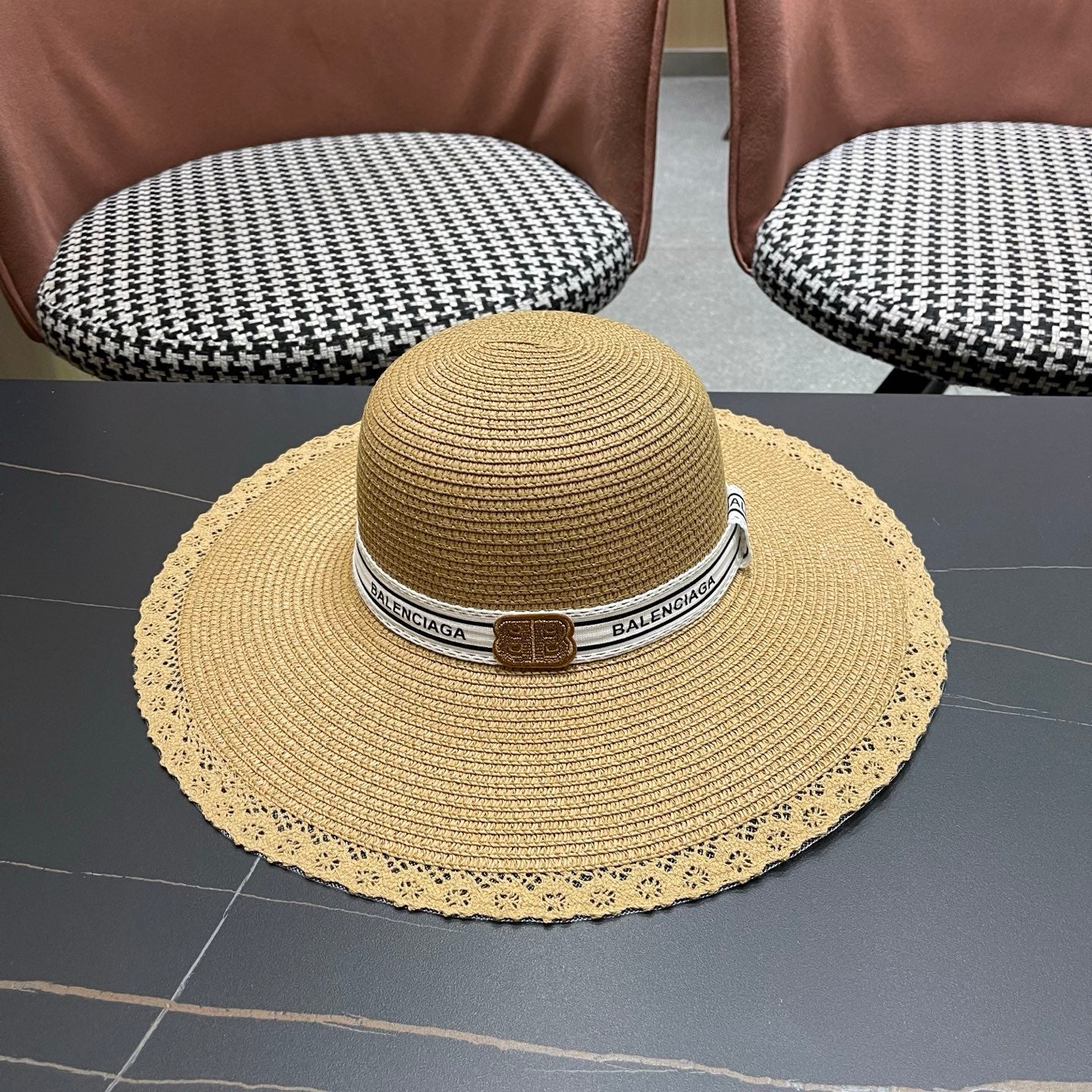 BALENCIAGA 26S WIDE-BRIMMED HAT STYLE 107
