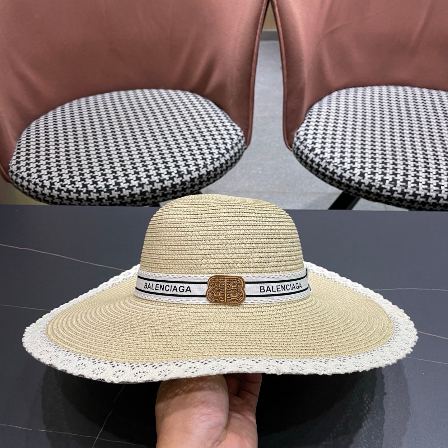 BALENCIAGA 26S WIDE-BRIMMED HAT STYLE 109