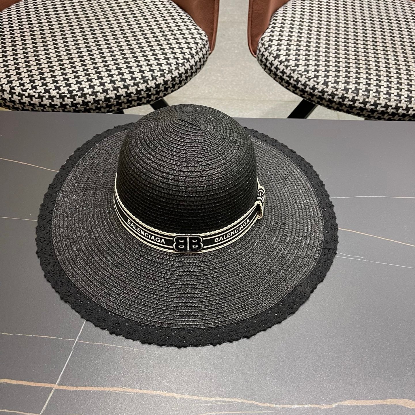 BALENCIAGA 26S WIDE-BRIMMED HAT STYLE 108