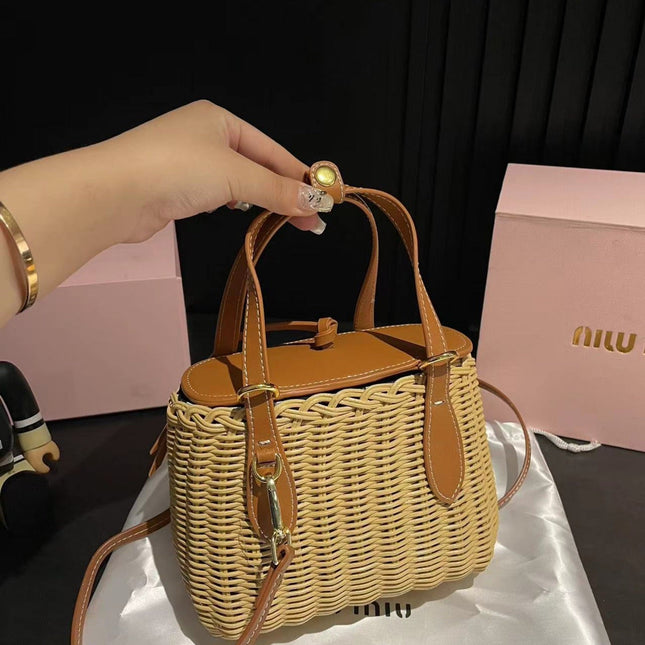 BASKET BAG 18 IN BEIGE/TAN WICKER AND LEATHER