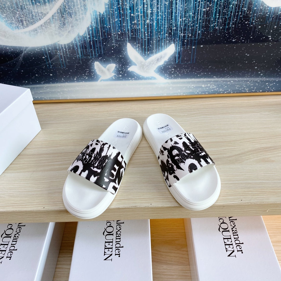 SLIDES SANDAL IN WHITE TPU GRAPHIC STRAP