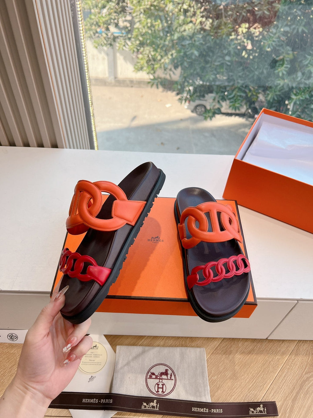 EXTRA SANDAL IN CHERRY RED MIX FIRE ORANGE CALFSKIN