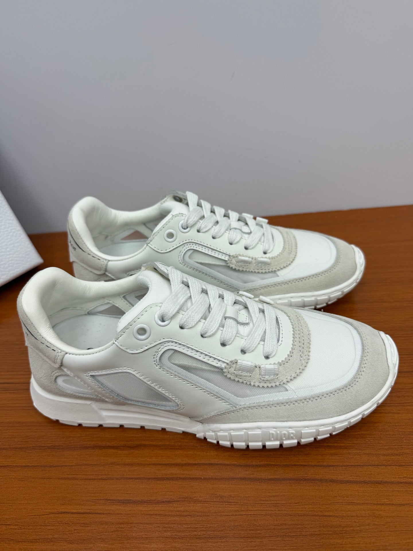 DIOR 26S SNEAKERS IN WHITE AND LIGHT GRAY SUEDE AND CALFSKIN