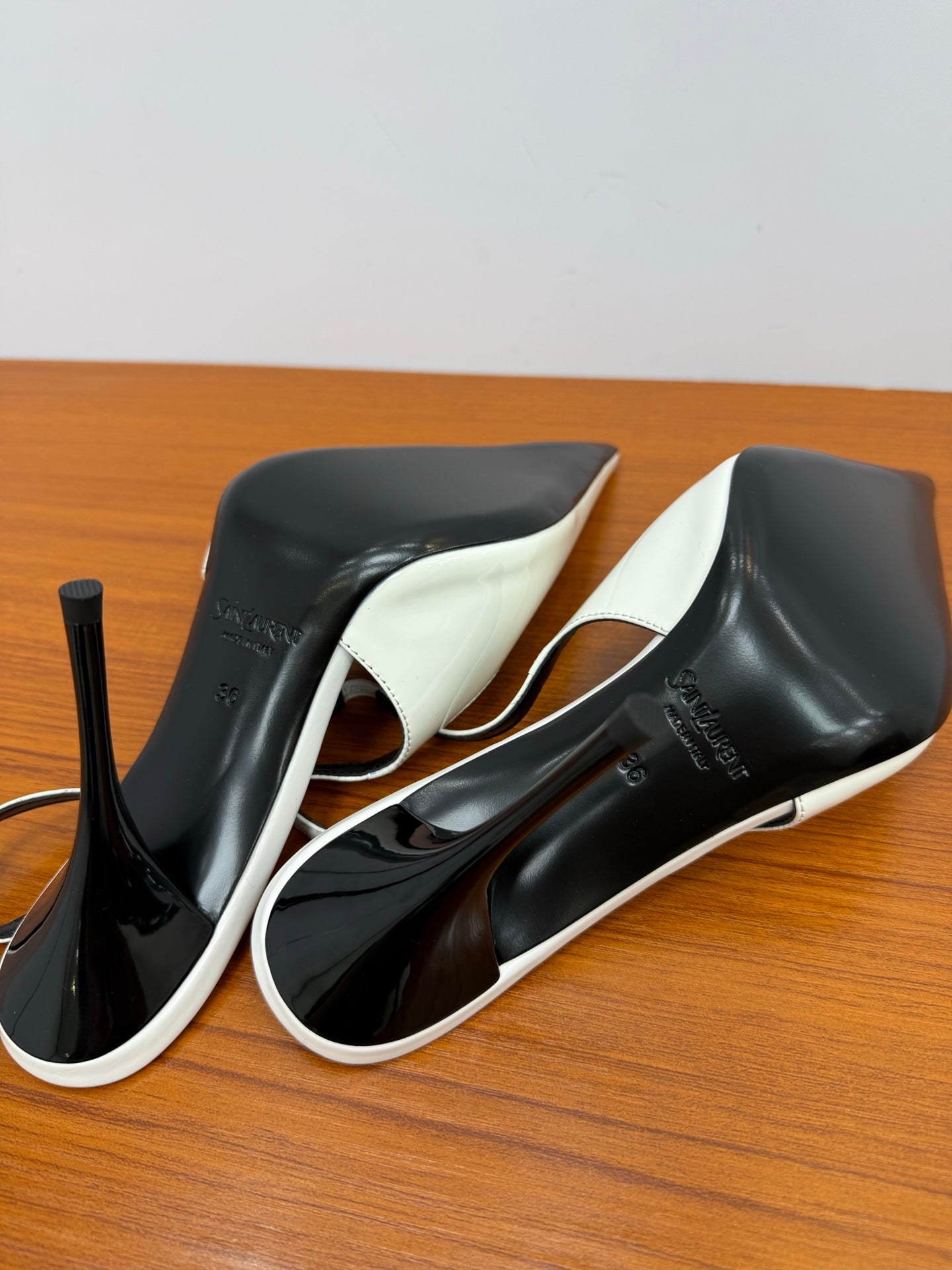 YSL 26S HEELED SLINGBACKS 100 MM IN WHITE GLOSSY CALFSKIN