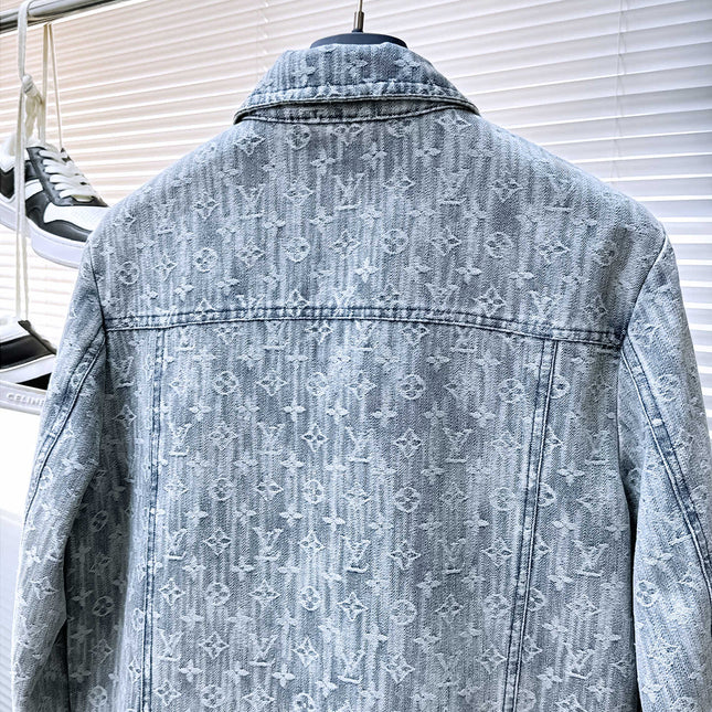 LV SHIRT JACKET IN WHITE BLUE MONOGRAM DENIM 239126