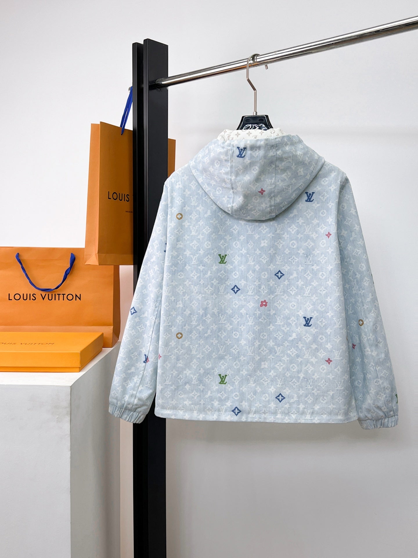 LV BUE PASTEL MONOGRAM DENIM JACKET 239527