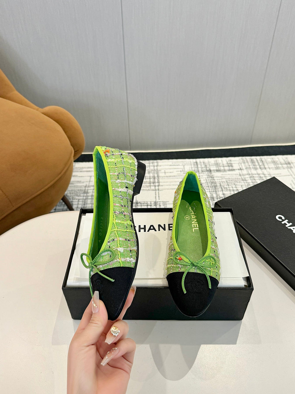 BALLET FLATS IN EMERALD GREEN TWEED AND FABRIC