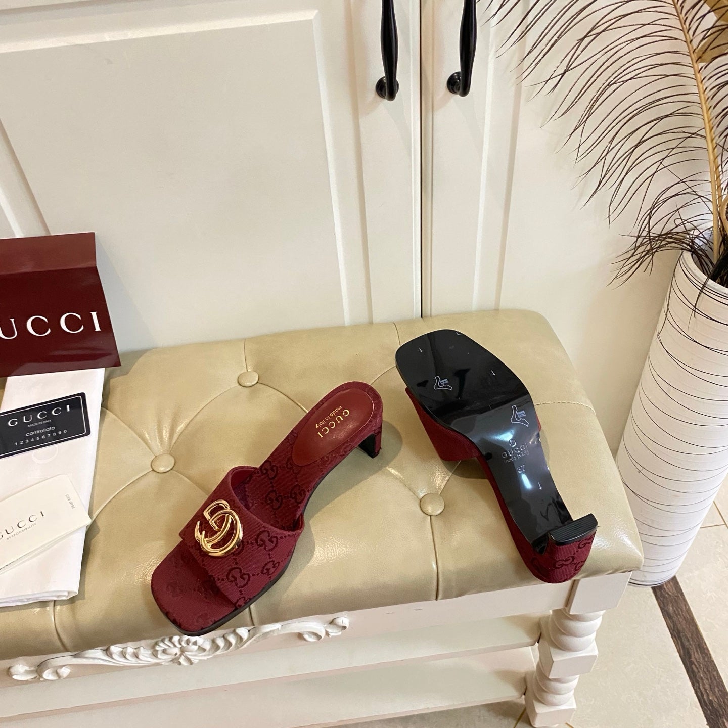 GUCCI 26S HIGH-HEELED SANDALS IN DARK RED CANVAS WITH GOLD HARDWARE