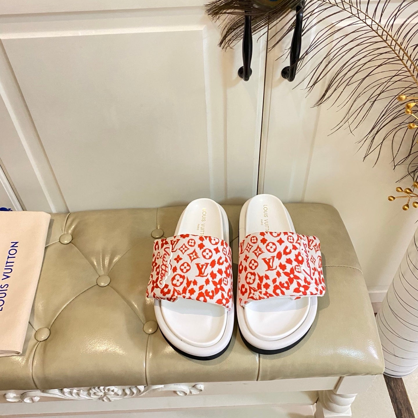 LV 26S PILLOW COMFORT MULES IN WHITE AND ORANGE CANVAS