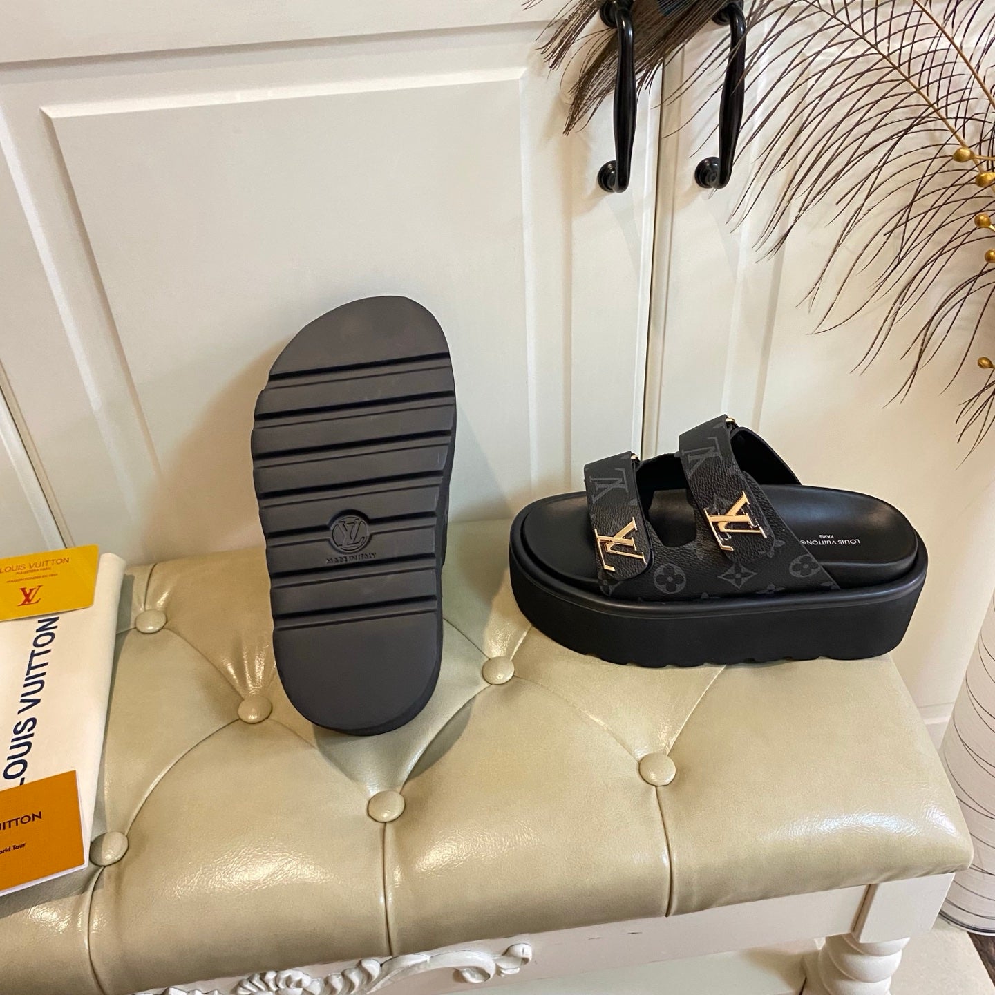 LV 26S WEDGE SLIDES 45 MM IN BACK MONOGRAM COATED CANVAS