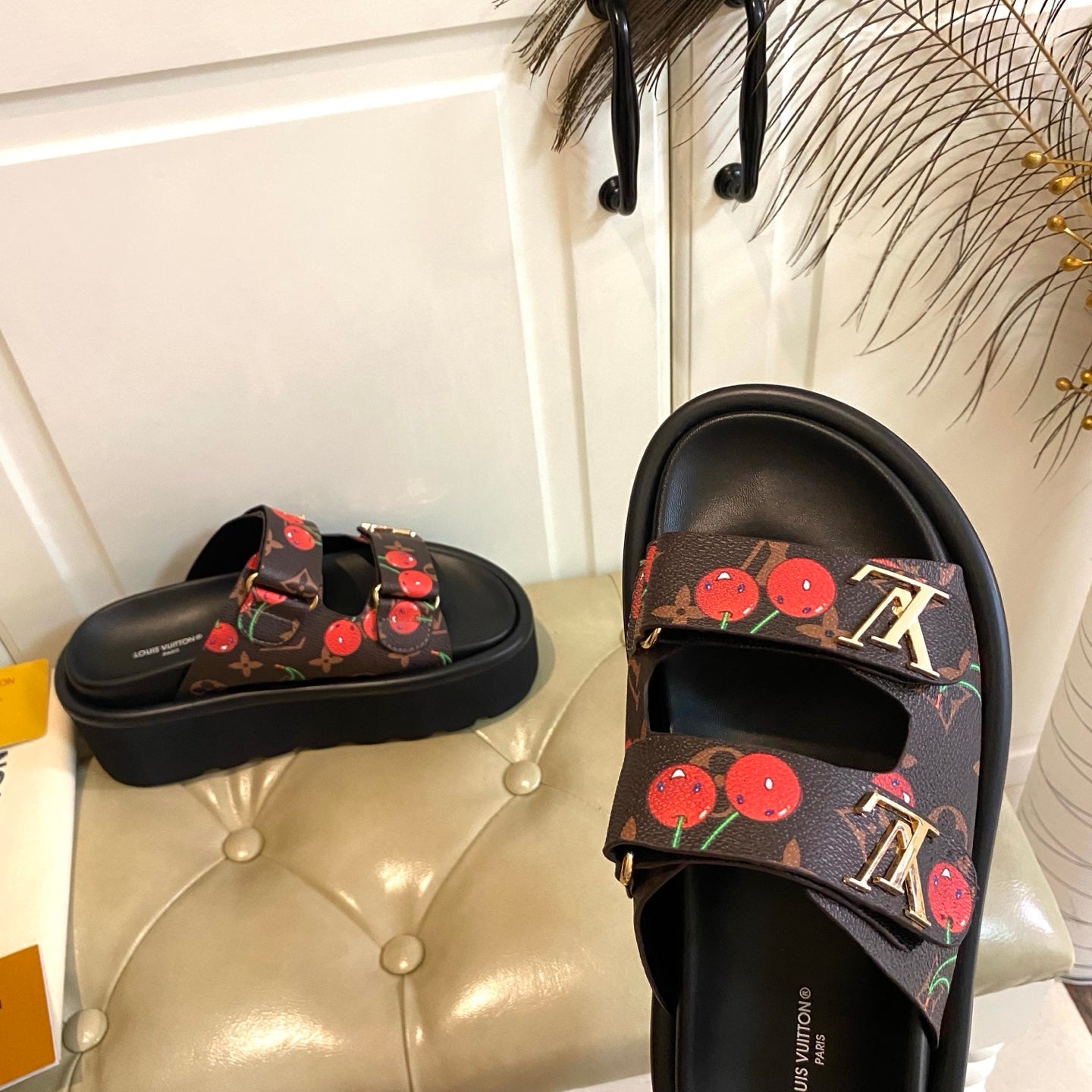 LV 26S WEDGE SLIDES 45 MM IN DARK BROWN MONOGRAM COATED CANVAS WITH CHERRY PRINT