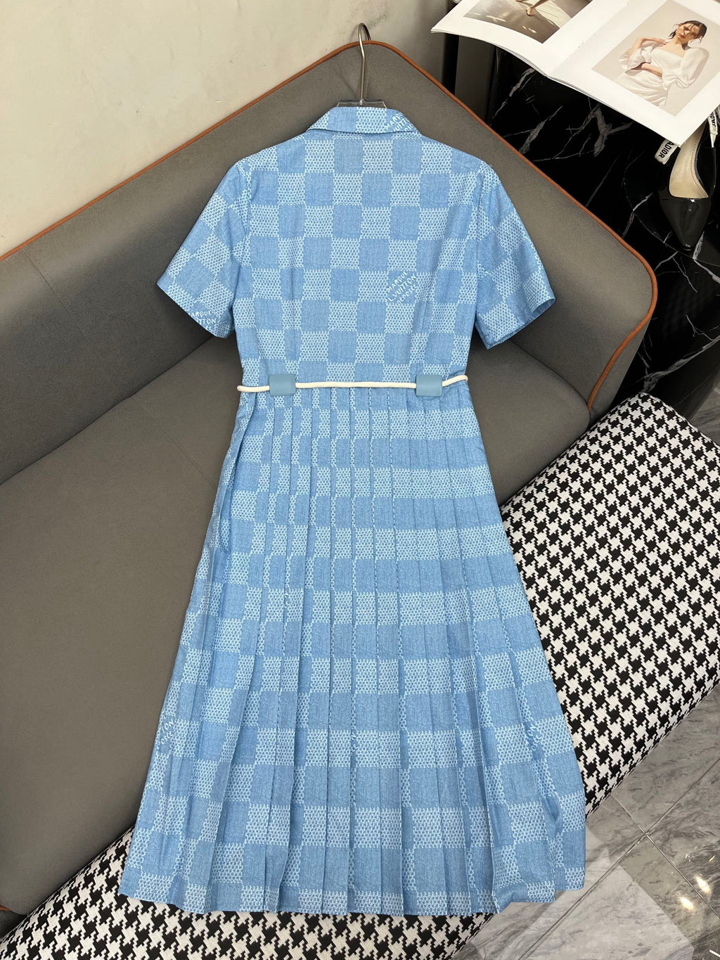 LV DRESS PLEATED HEM 25IN POLYESTER 266634