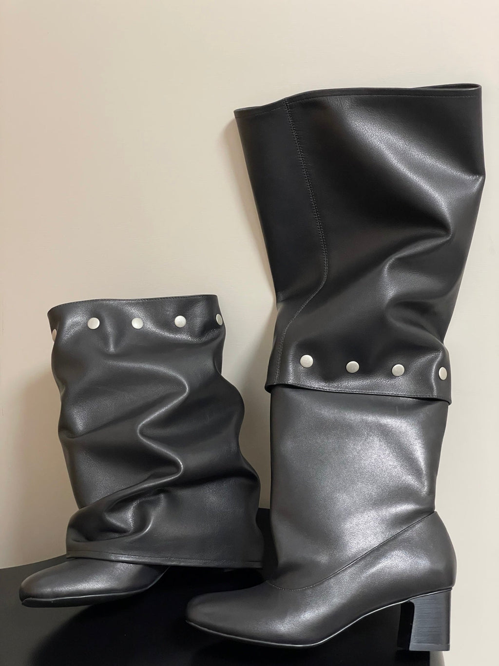 ALO 25S PALOMA WOOL TIERED BOOTS IN BLACK LAMBSKIN WITH STUD