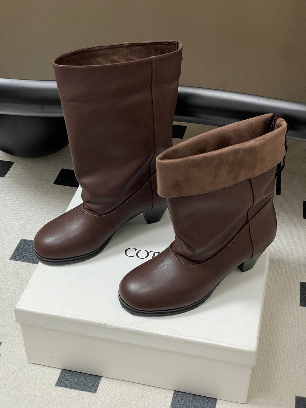 ALO 25S FOLD-OVER ANKLE BOOTS 50 MM IN DARK BROWN LAMBSKIN