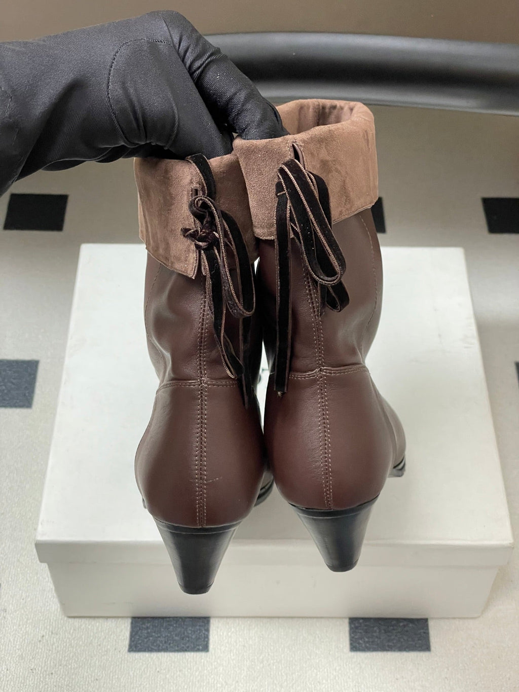 ALO 25S FOLD-OVER ANKLE BOOTS 50 MM IN DARK BROWN LAMBSKIN