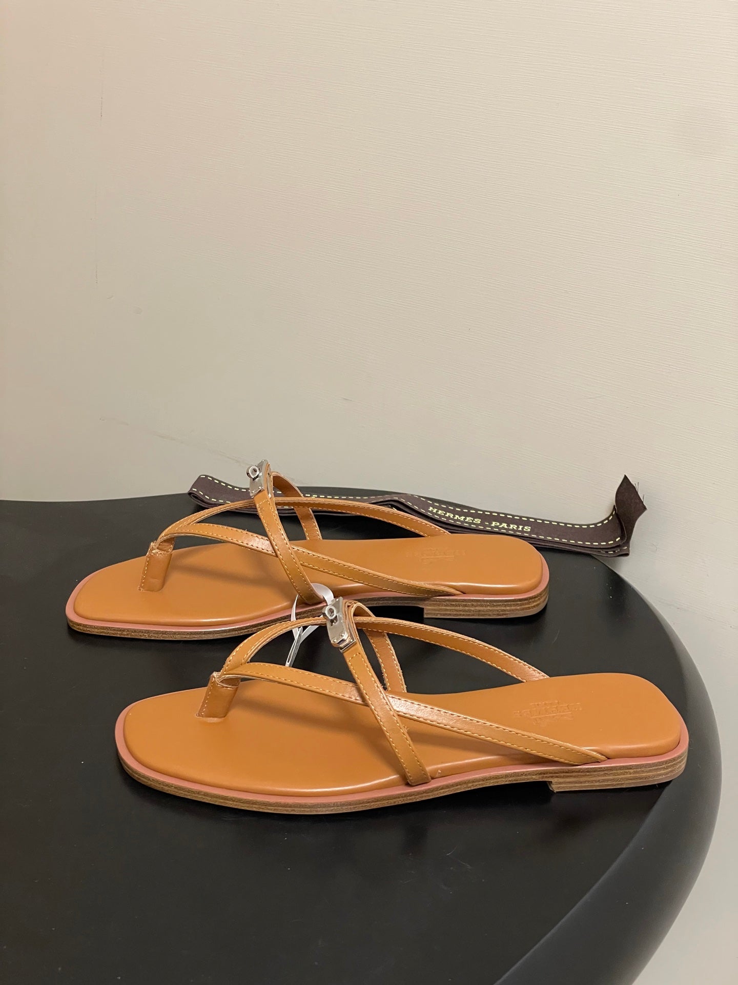HM 0RAN SANDALS IN TAN BROWN CALFSKIN