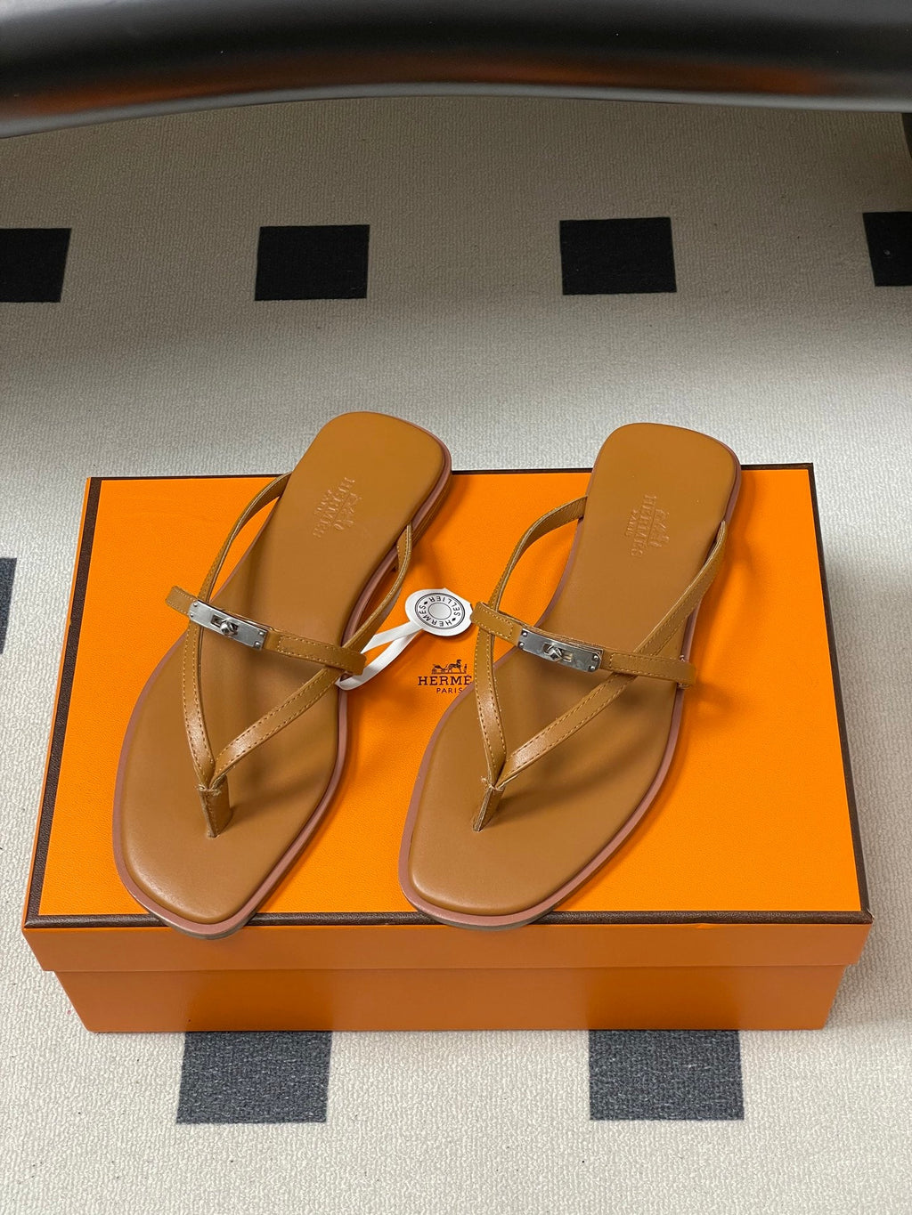 HM 0RAN SANDALS IN TAN BROWN CALFSKIN