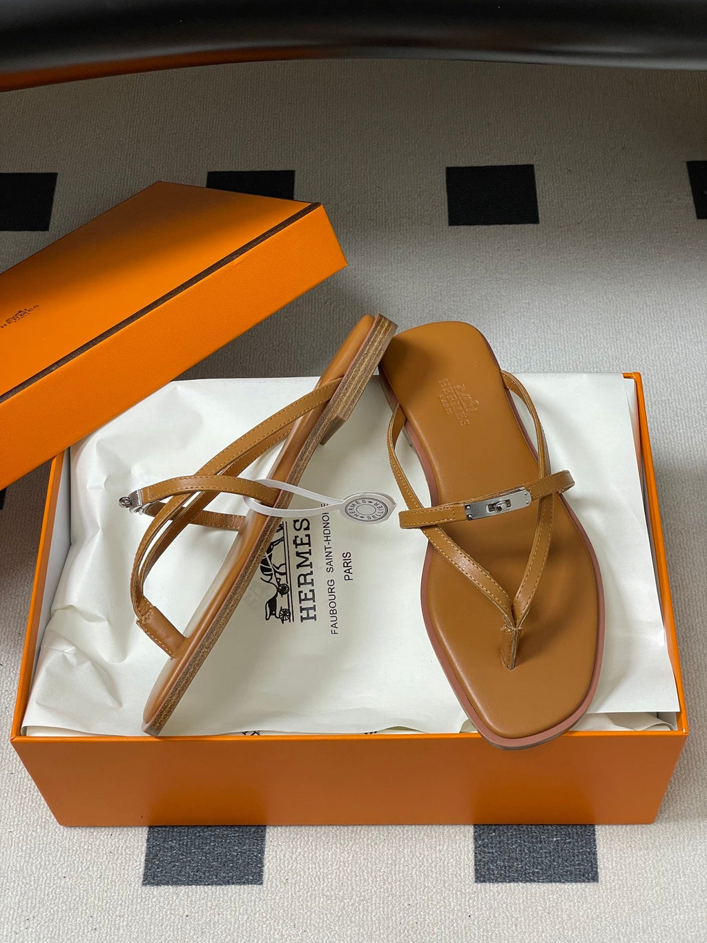 HM 0RAN SANDALS IN TAN BROWN CALFSKIN